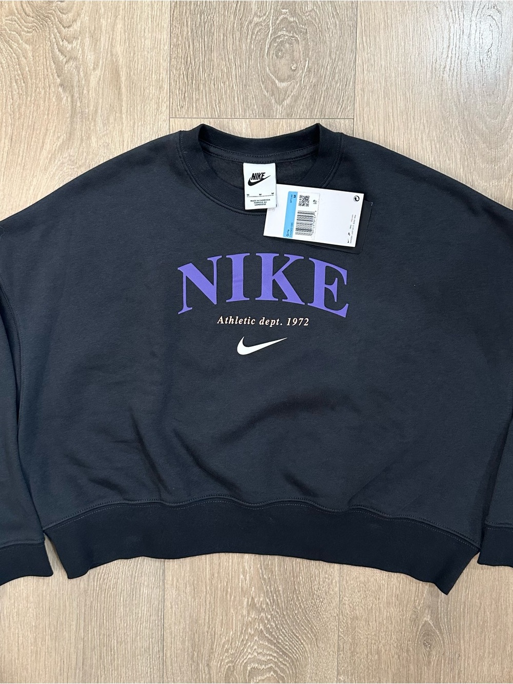 NWT Nike Cropped Black Oversized Crewneck Sweatshirt with Purple NIKE Women’s XS